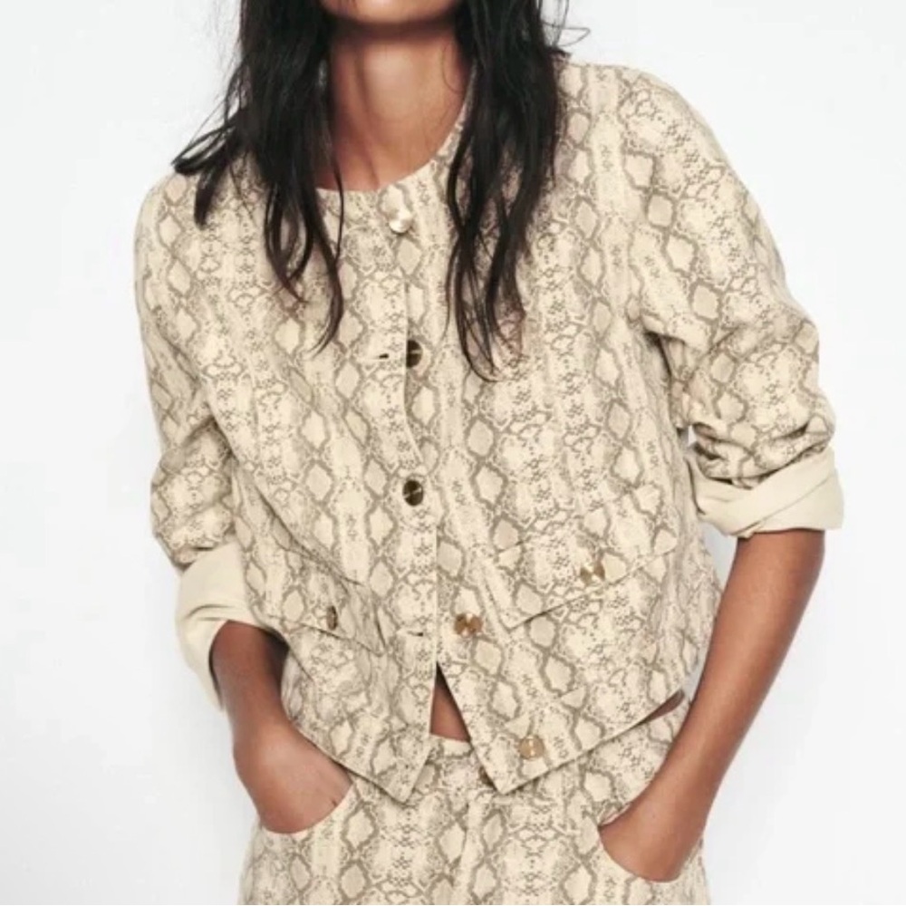 Denim Snake Print Jacket
Zara NWOT Small